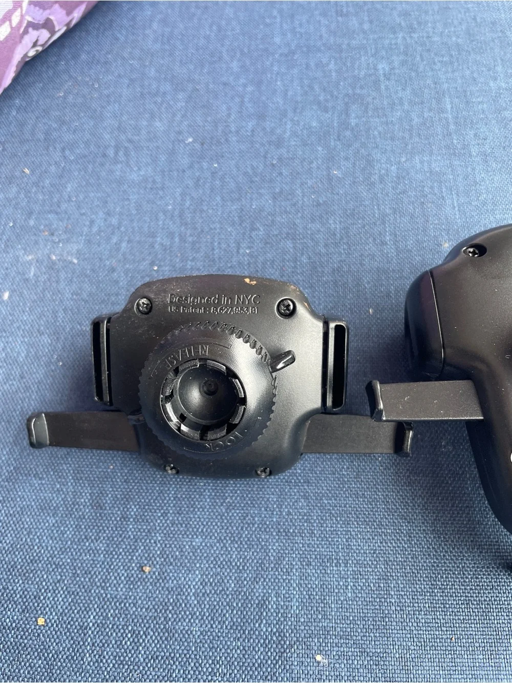 Tottie and Iottie black car phone holder